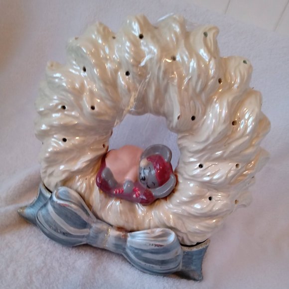 RARE Vintage Ceramic Christmas Wreath With Sleeping Mouse - Picture 1 of 7